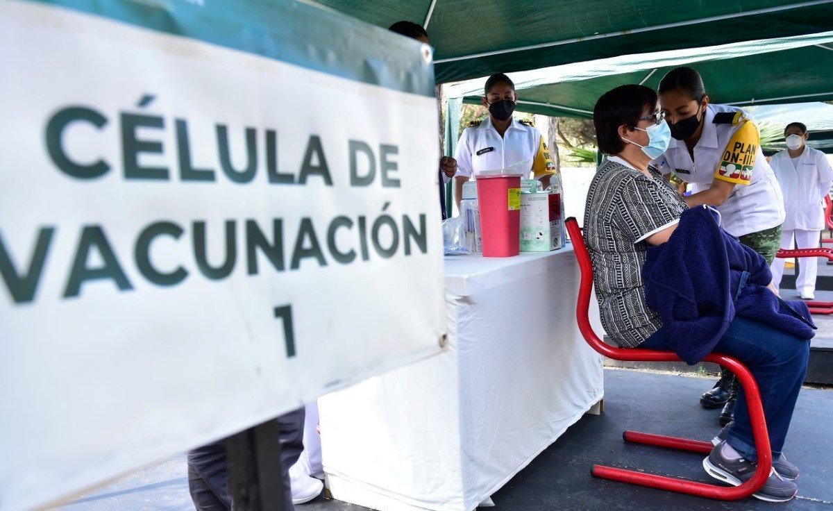 Vacunan a 2 mil 766 maestros; buscan reanudar clases en Campeche