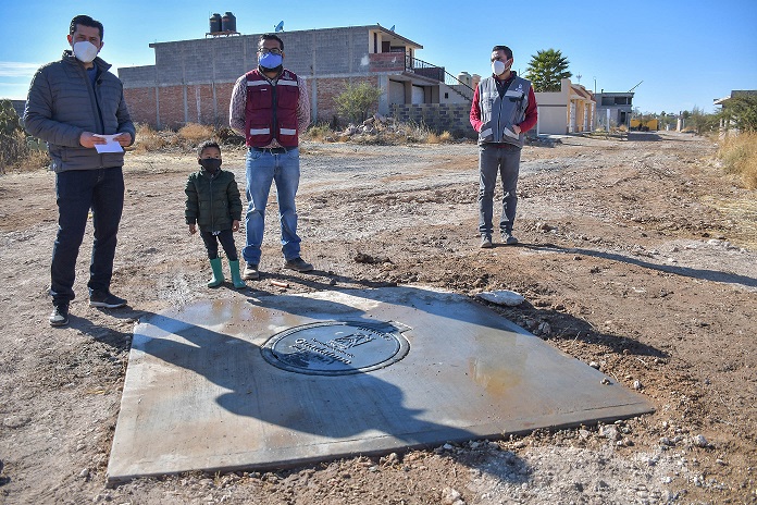 Entregan red de drenaje en la comunidad de Zóquite