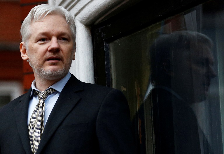 AMLO ofrece asilo político a fundador de WikiLeaks