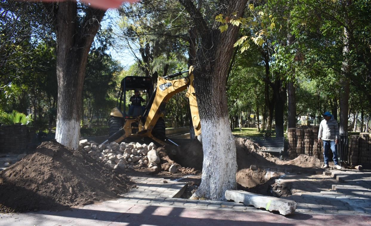 Mejoran infraestructura del parque Alameda en Jerez