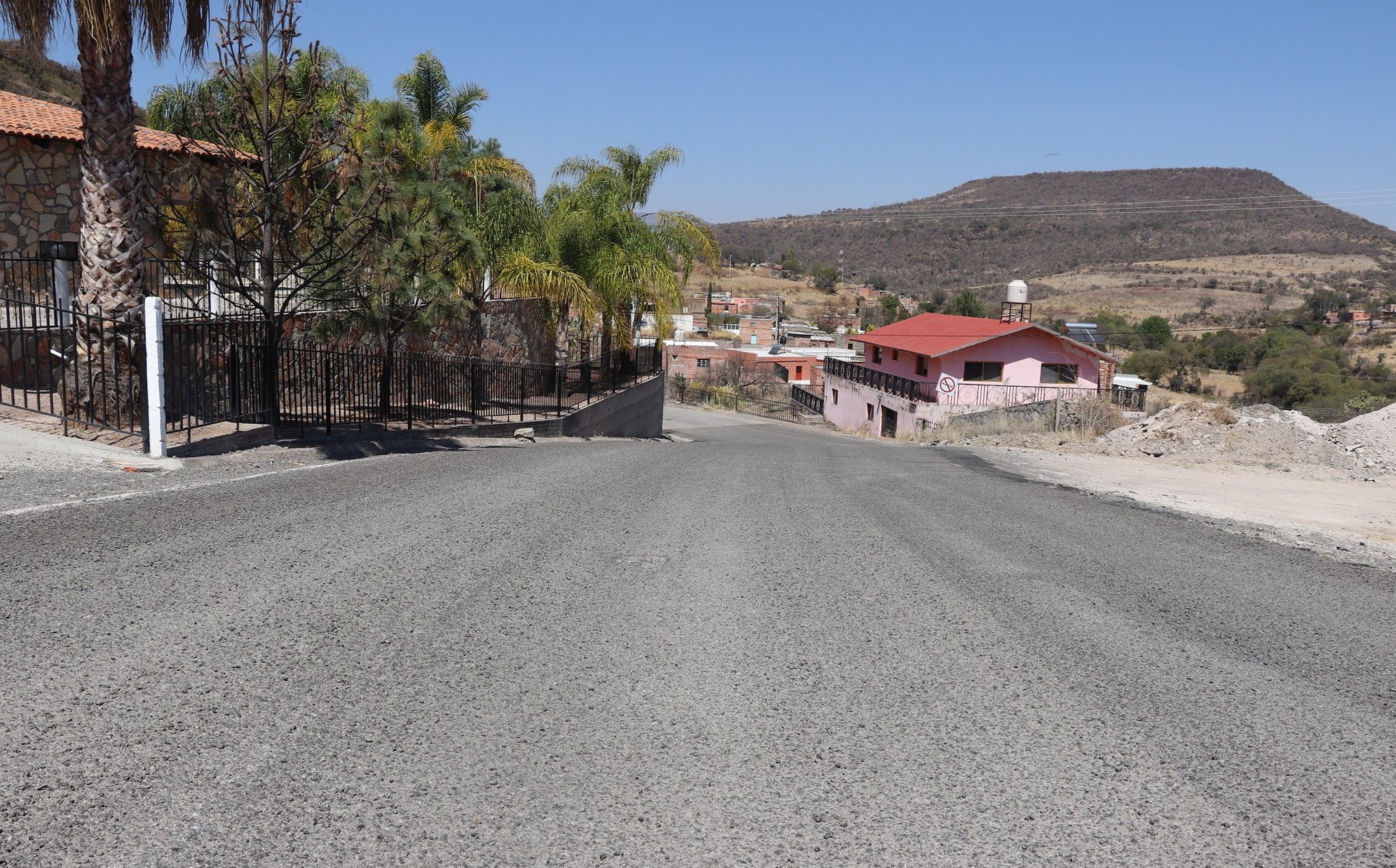 Rehabilitan carretera a Las Huertas en Nochistlán