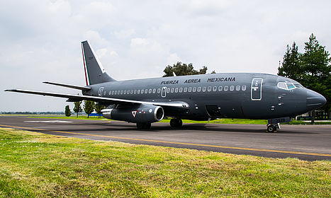 Aterriza AMLO en aeropuerto Felipe Ángeles e inaugura pista militar