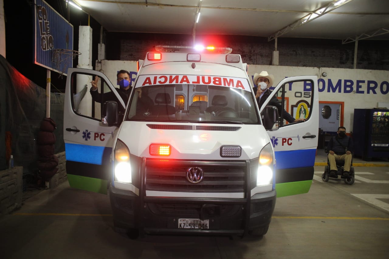 Equipan PC de Tlaltenango con nueva ambulancia
