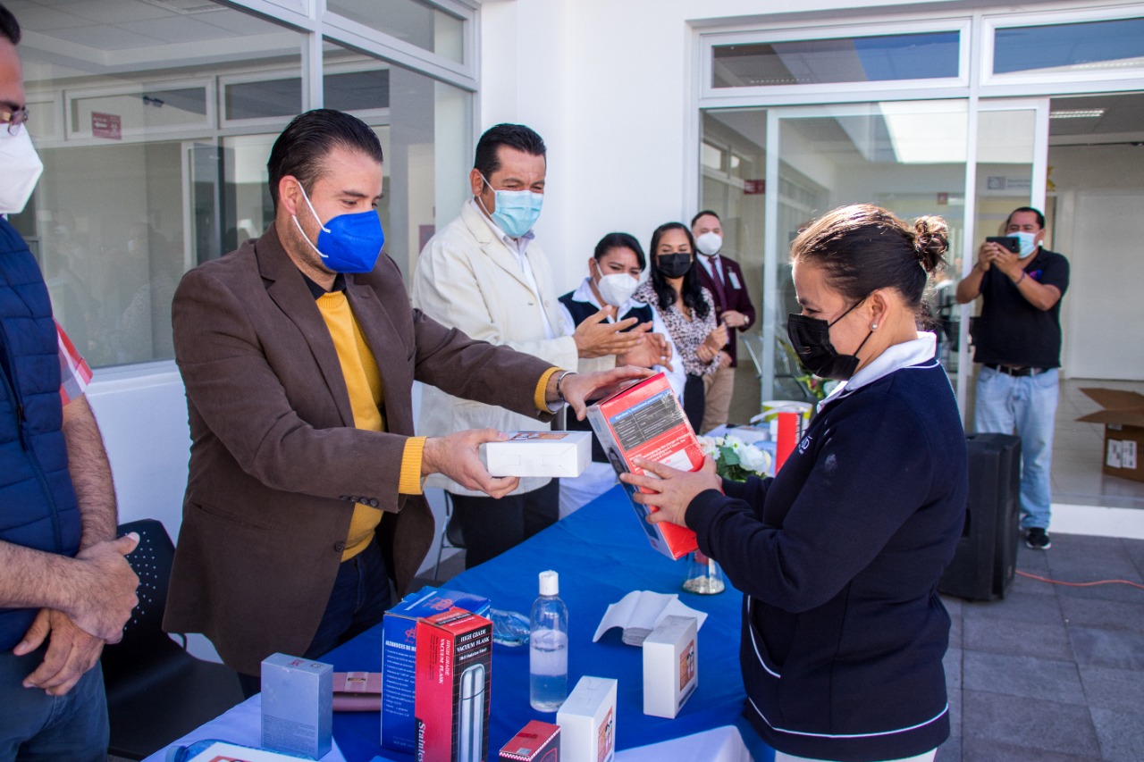 Reconoce Miguel Varela a enfermeros de Tlaltenango