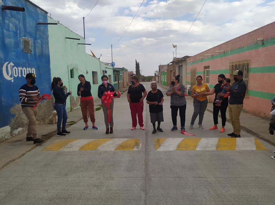 En gira por comunidades de Noria de Ángeles, entrega ayuntamiento diversas obras