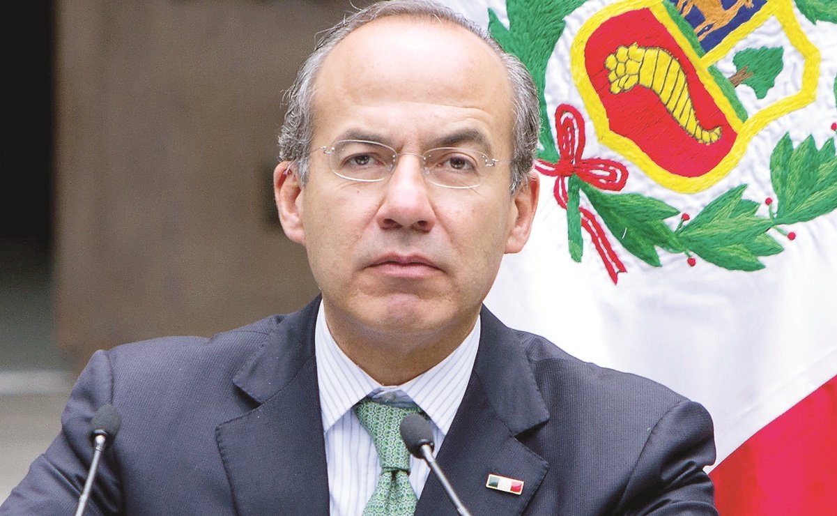Denuncian a Felipe Calderón ante FGR por “traición a la patria y financiar al terrorismo”