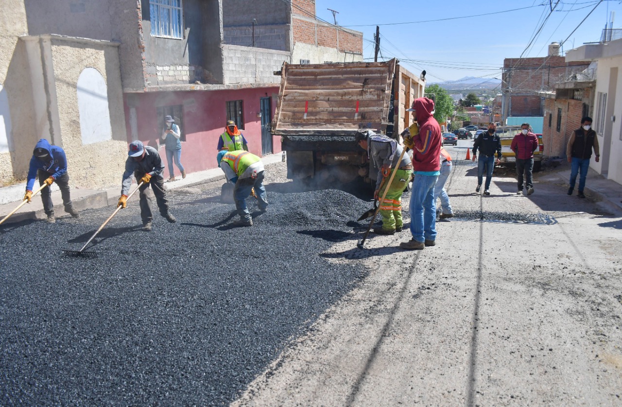 Continúan las acciones de bacheo permanente en Guadalupe