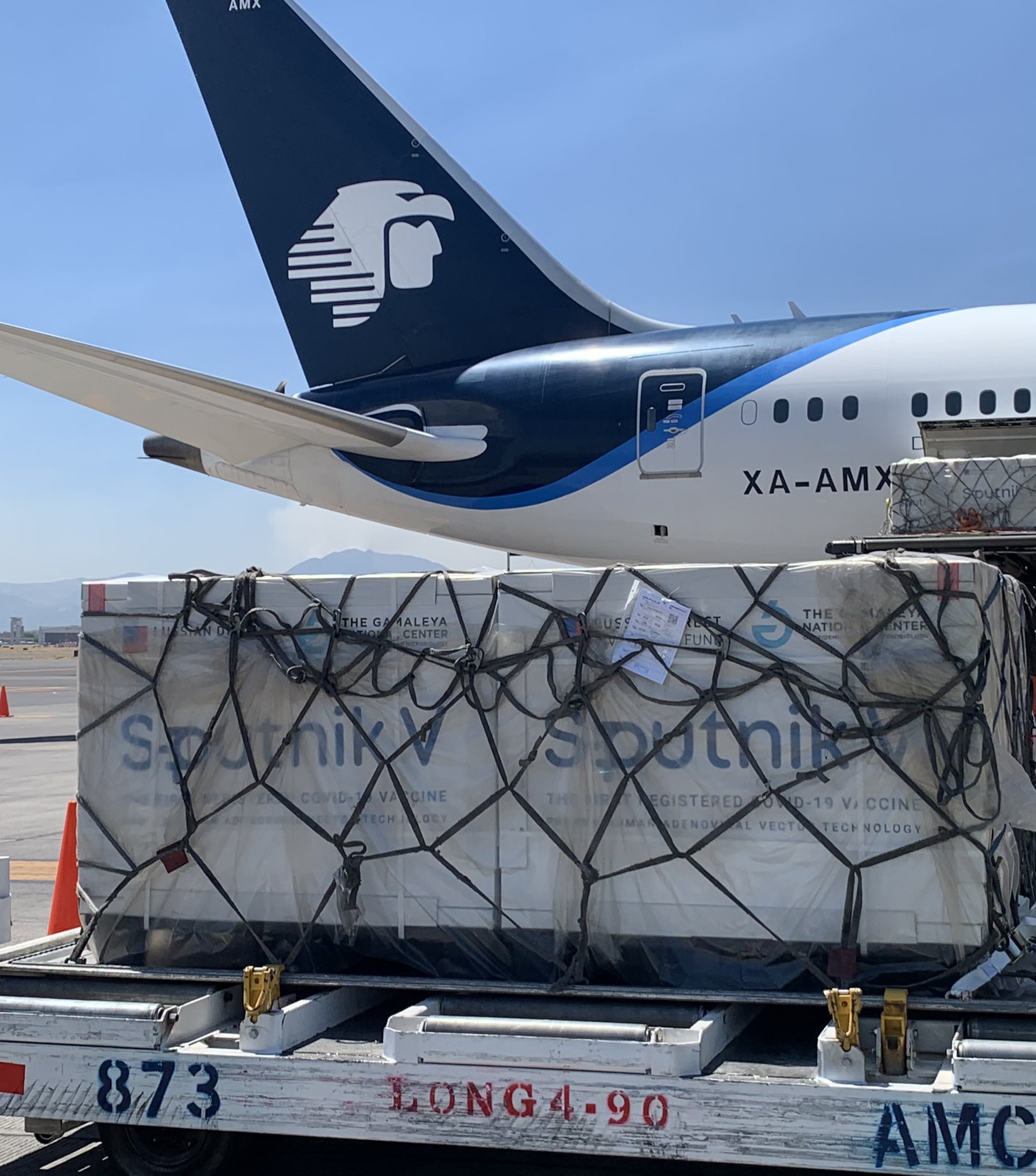 Llega a México segundo cargamento de vacunas Sputnik V