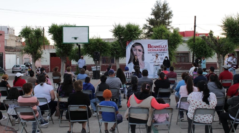 Sombreretentes apoyan proyecto de Bennelly Hernández