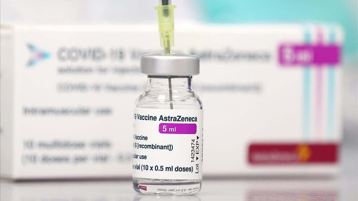 Responsable de EMA confirma vínculo entre vacuna de AstraZeneca y trombosis