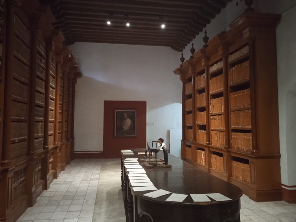 Conserva Biblioteca Elías Amador el acervo cultural del siglo XVI