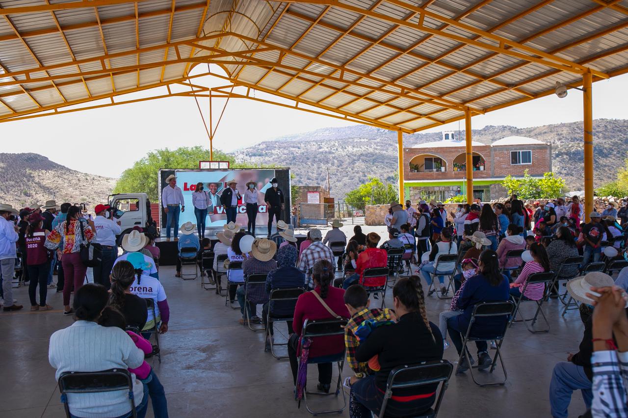 Recorre David Monreal comunidades del norte de Zacatecas