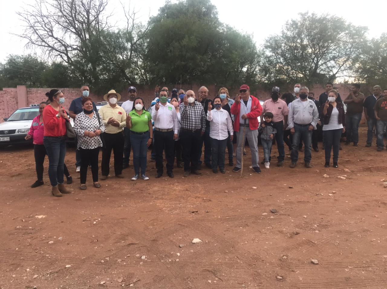 Taxistas de Guadalupe se suman al proyecto de Fredy Barajas y Flor González