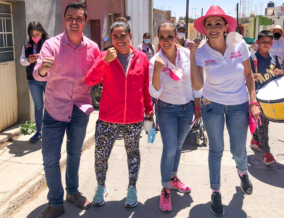 Comparte Lupita Flores propuestas con habitantes de Enrique Estrada
