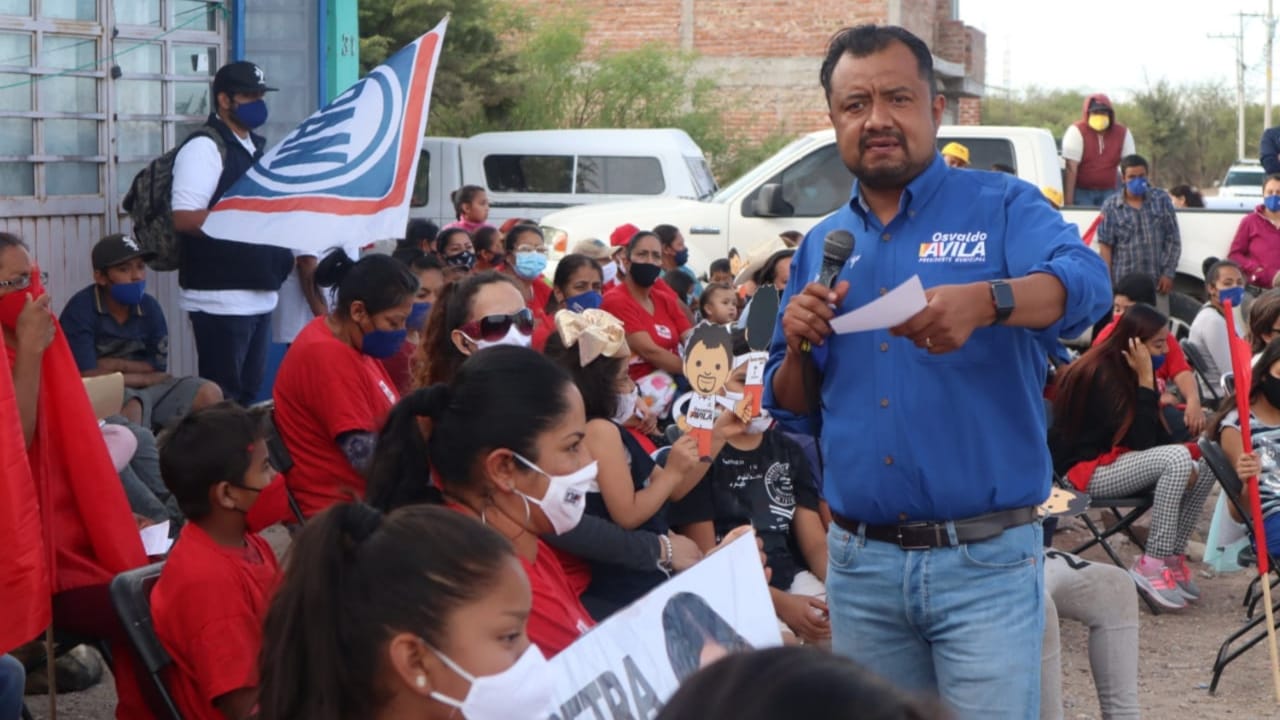 Plantea Osvaldo Ávila combatir rezago en zonas de Guadalupe