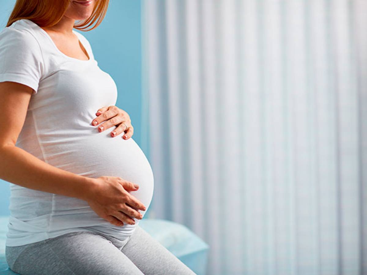 Embarazadas transmiten inmunidad a bebés tras recibir vacuna Covid