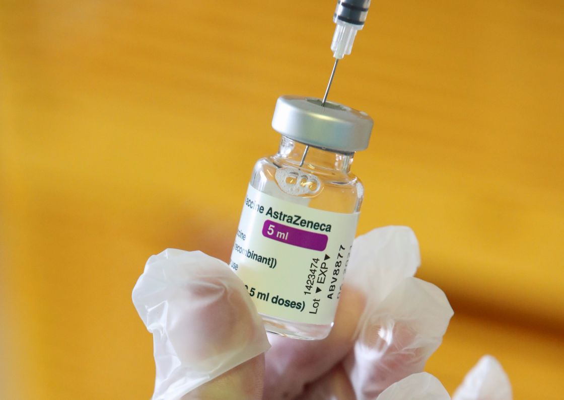 Primer lote de vacunas Covid AstraZeneca envasadas en México estará listo en mayo
