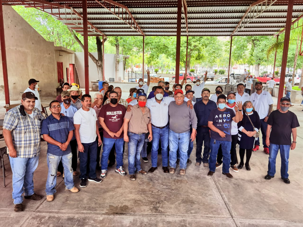 Priístas de Tabasco respaldan proyecto de Gil Martínez