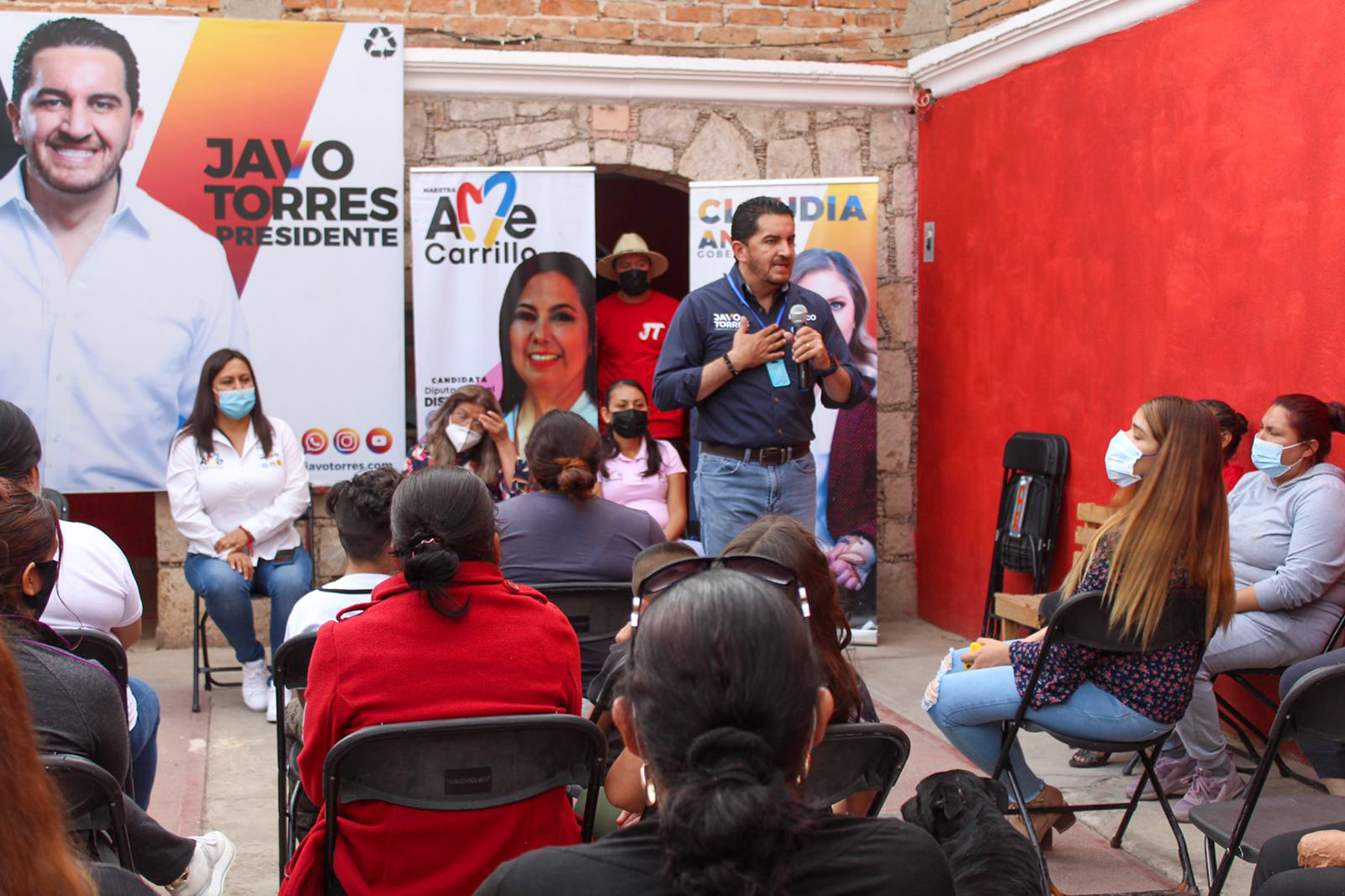 Javo Torres lleva propuestas a las colonias Mesoamérica y Volcanes