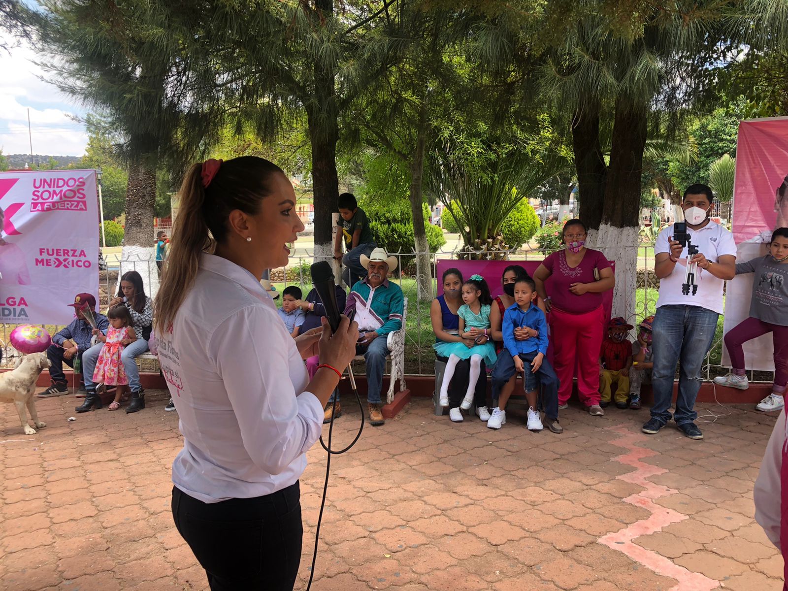 Convoca Lupita Flores a los jóvenes a sumarse a su proyecto