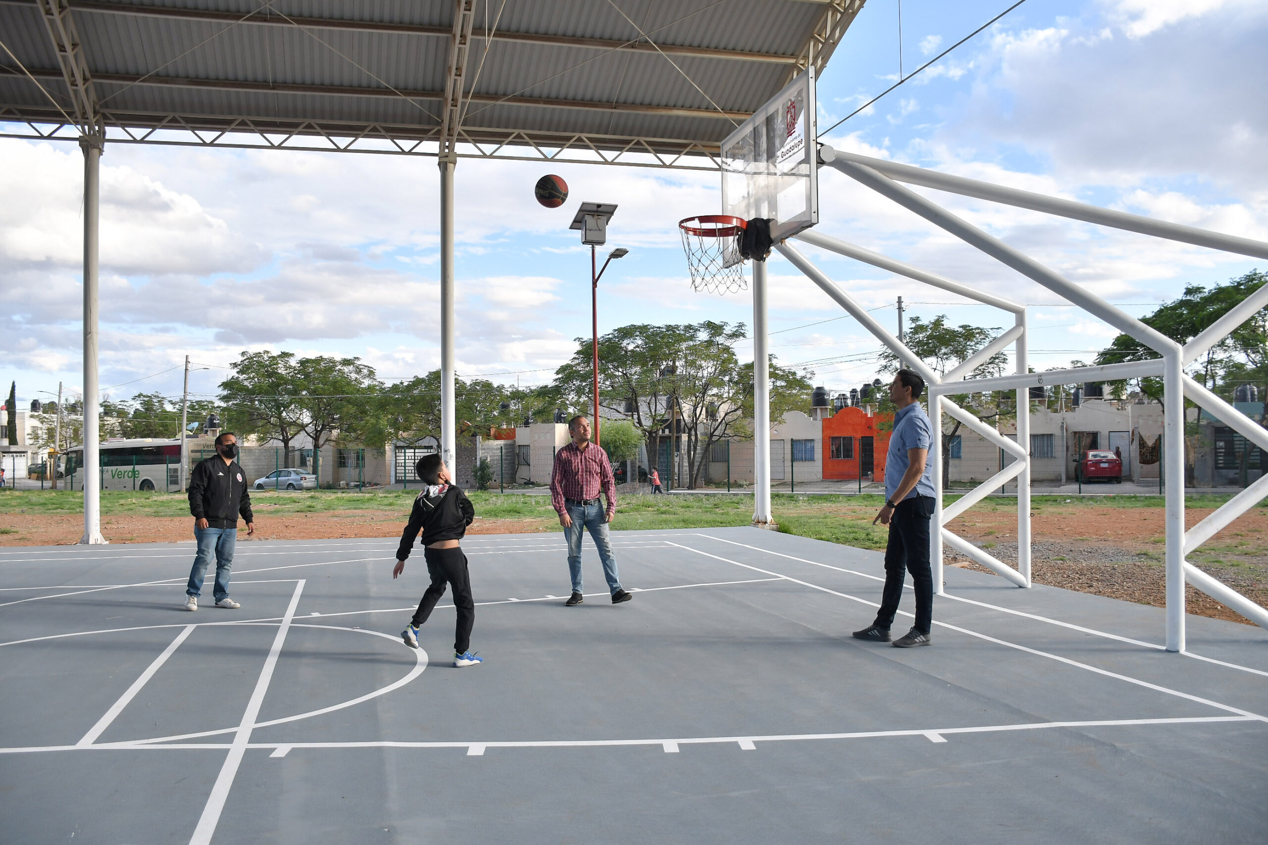 Rehabilitan espacio deportivo en Villas de Guadalupe
