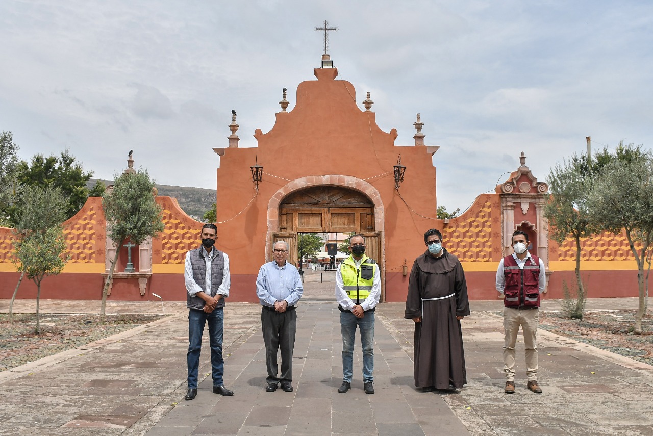 Restauran muro perimetral del atrio en el Santuario de Guadalupe