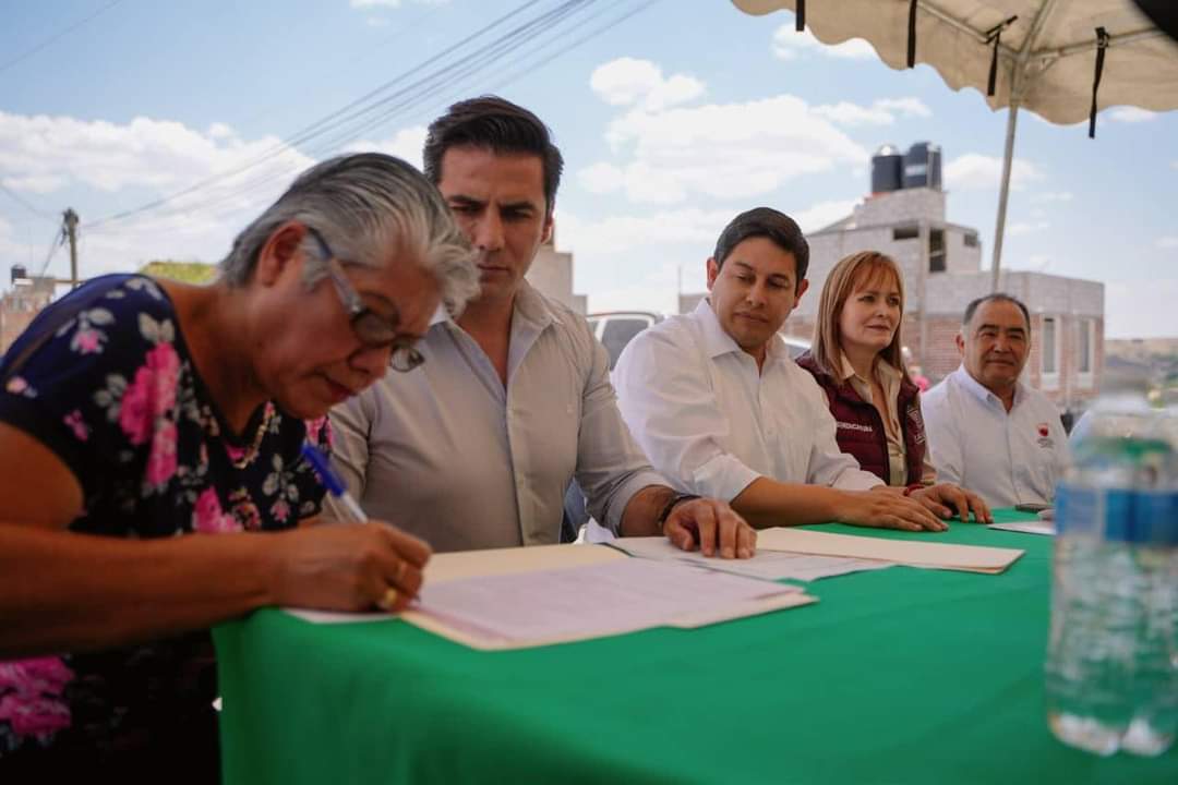 Comienzan firma de escrituras para habitantes de la colonia Nueva Generación