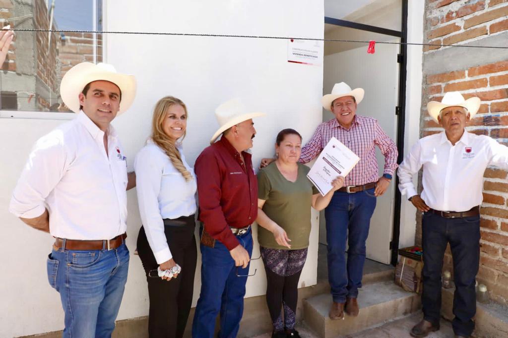 Cumplen a comunidades de Apulco y Nochistlán