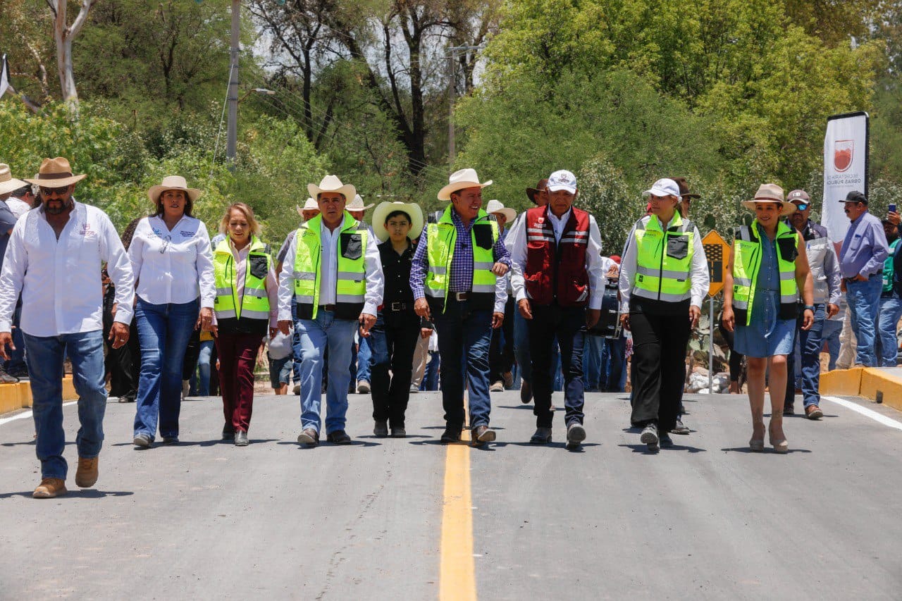 Reconstruyen puente vehicular San Antonio-La Troje, en el municipio de Tepetongo