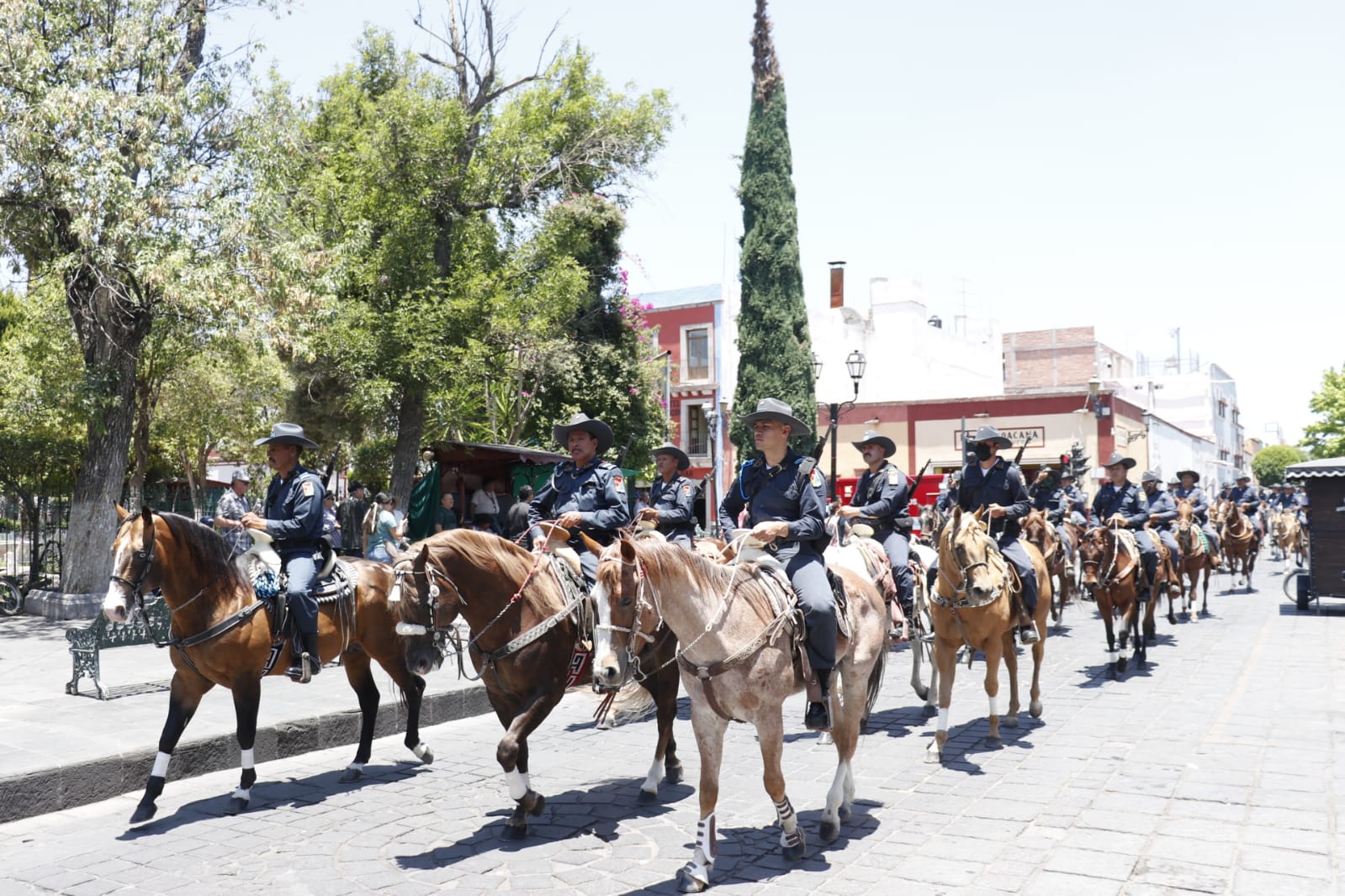 Celebran el Bicentenario del Heroico Colegio Militar con cabalgata en Jerez