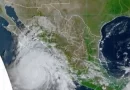 Norma ya es huracán categoría 2; se debilita