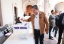 David Monreal emite su voto; convoca a los zacatecanos a participar en esta jornada electoral