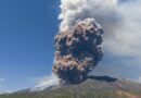 Volcán Etna entra en erupción con fuertes explosiones
