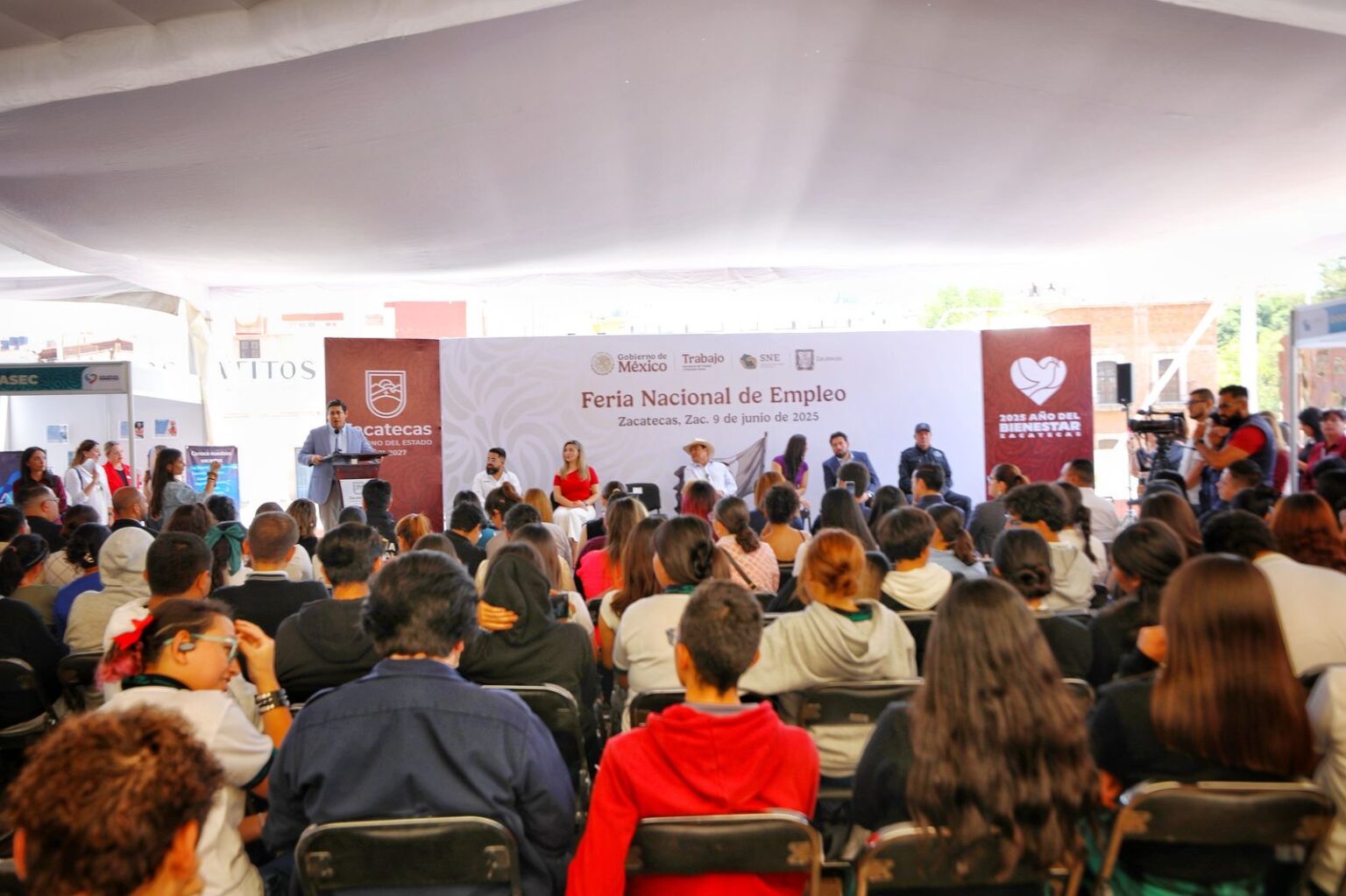 Ofertan más de 400 vacantes en Feria Nacional del Empleo de la ...