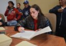 Firman escrituras 53 familias del Fraccionamiento Popular C.T.M