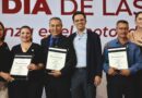 Reconocen a docentes por 30 y 40 años de servicio
