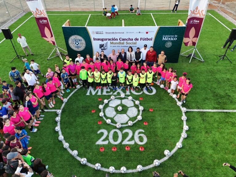 Entregan nuevas canchas de futbol 5 en la Unidad Deportiva de Guadalupe ...