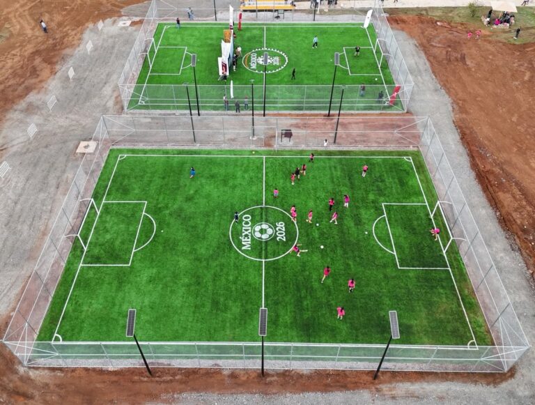 Entregan nuevas canchas de futbol 5 en la Unidad Deportiva de Guadalupe ...
