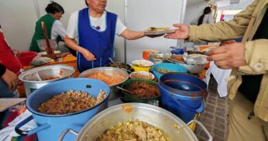 Entre comida, música y tradición, Guadalupe comparte su sazón